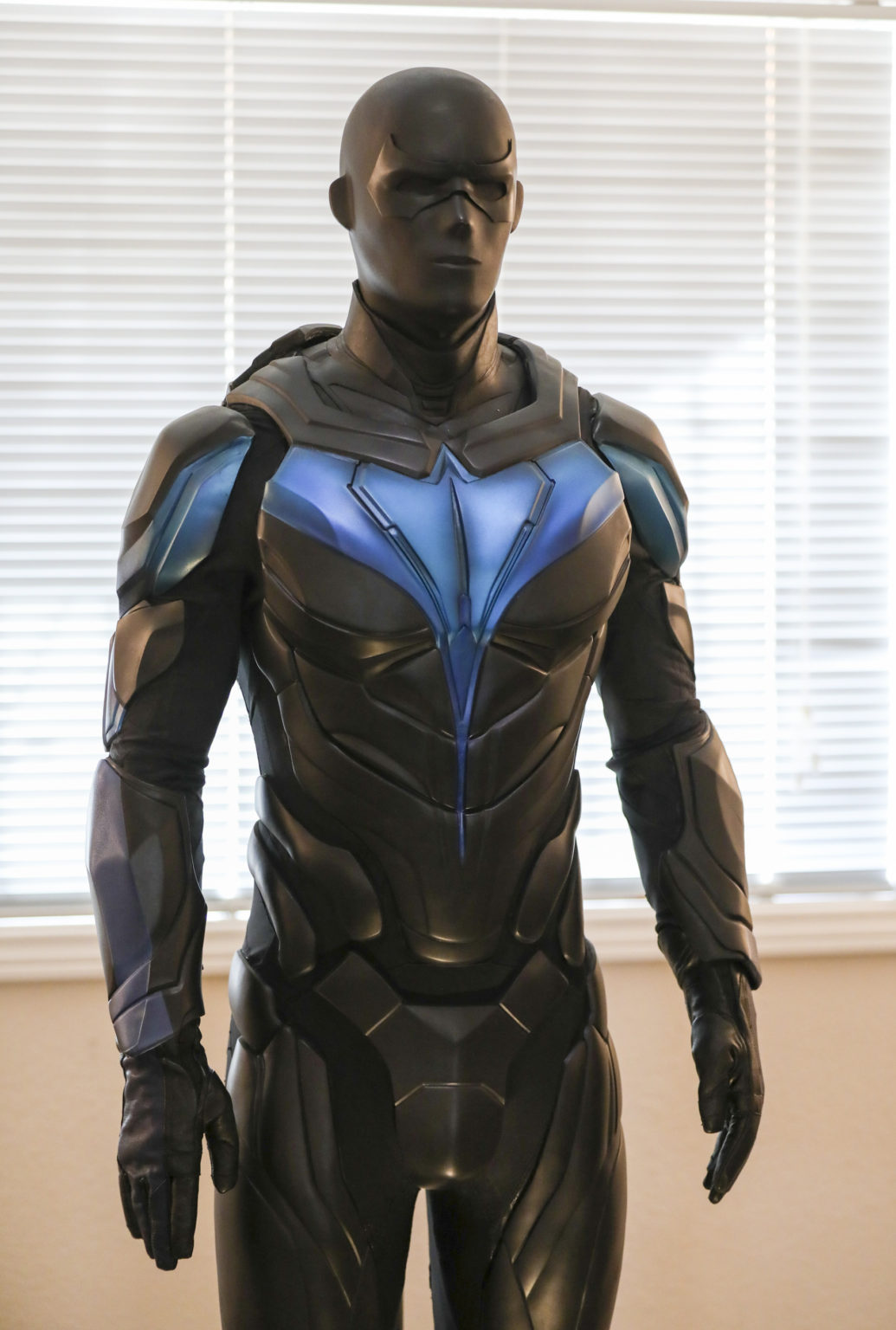 Dc Universe Reveals New Nightwing Suit For ‘titans Laptrinhx News 3395